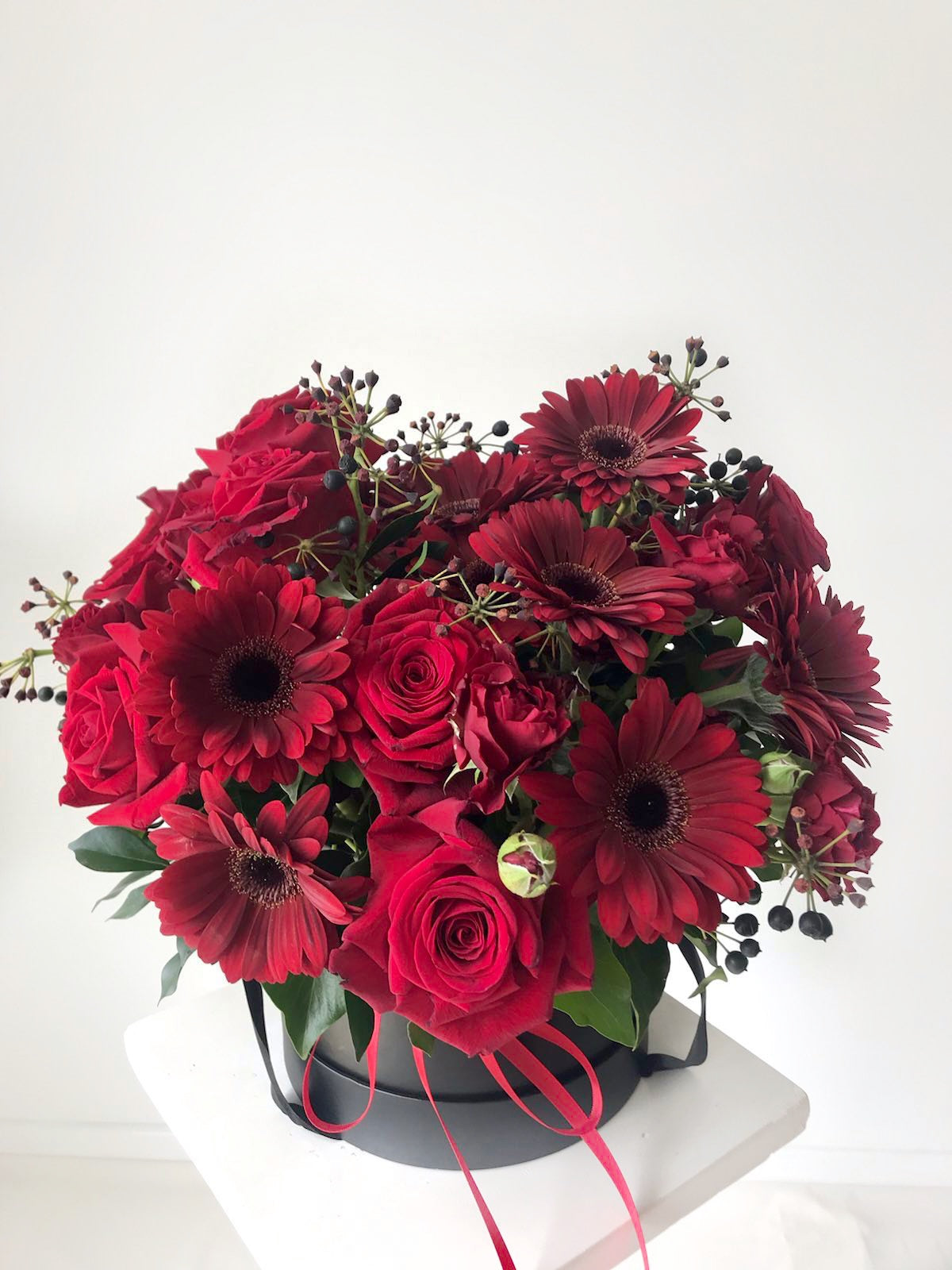 Red Roses Hatbox